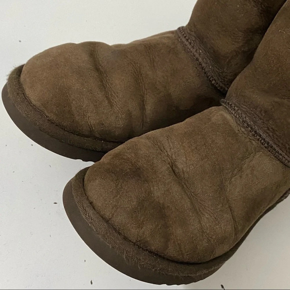 Ugg Australia Classic 5825 Boots Genuine Sheepskin Leather Upper Brown W7 - Picture 7 of 12